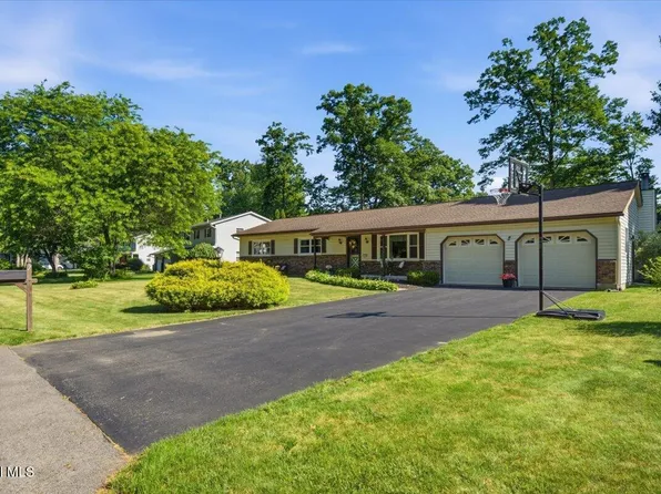 7 Turnberry Lane, Clifton Park, NY 12065