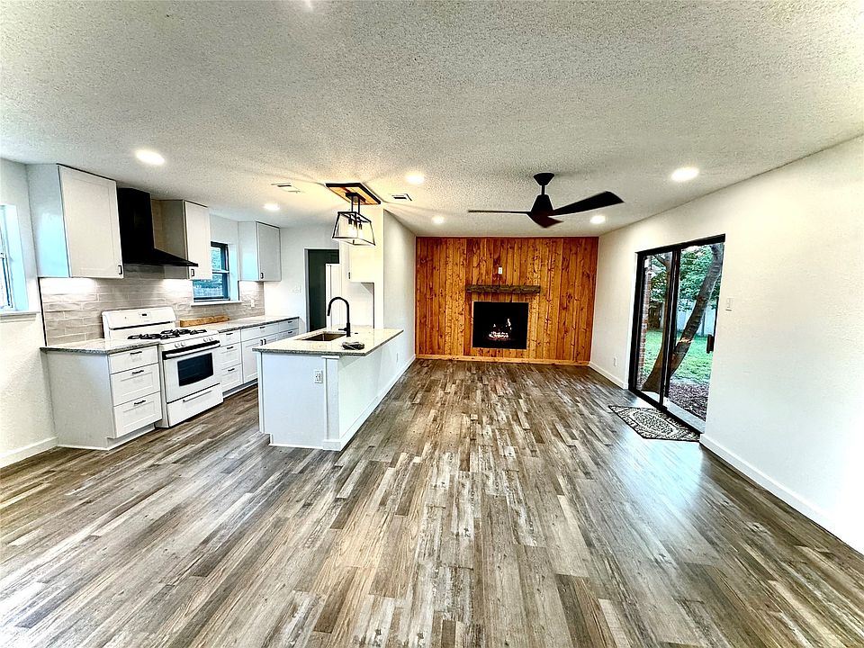 1st image of 1505 Gardenside Dr