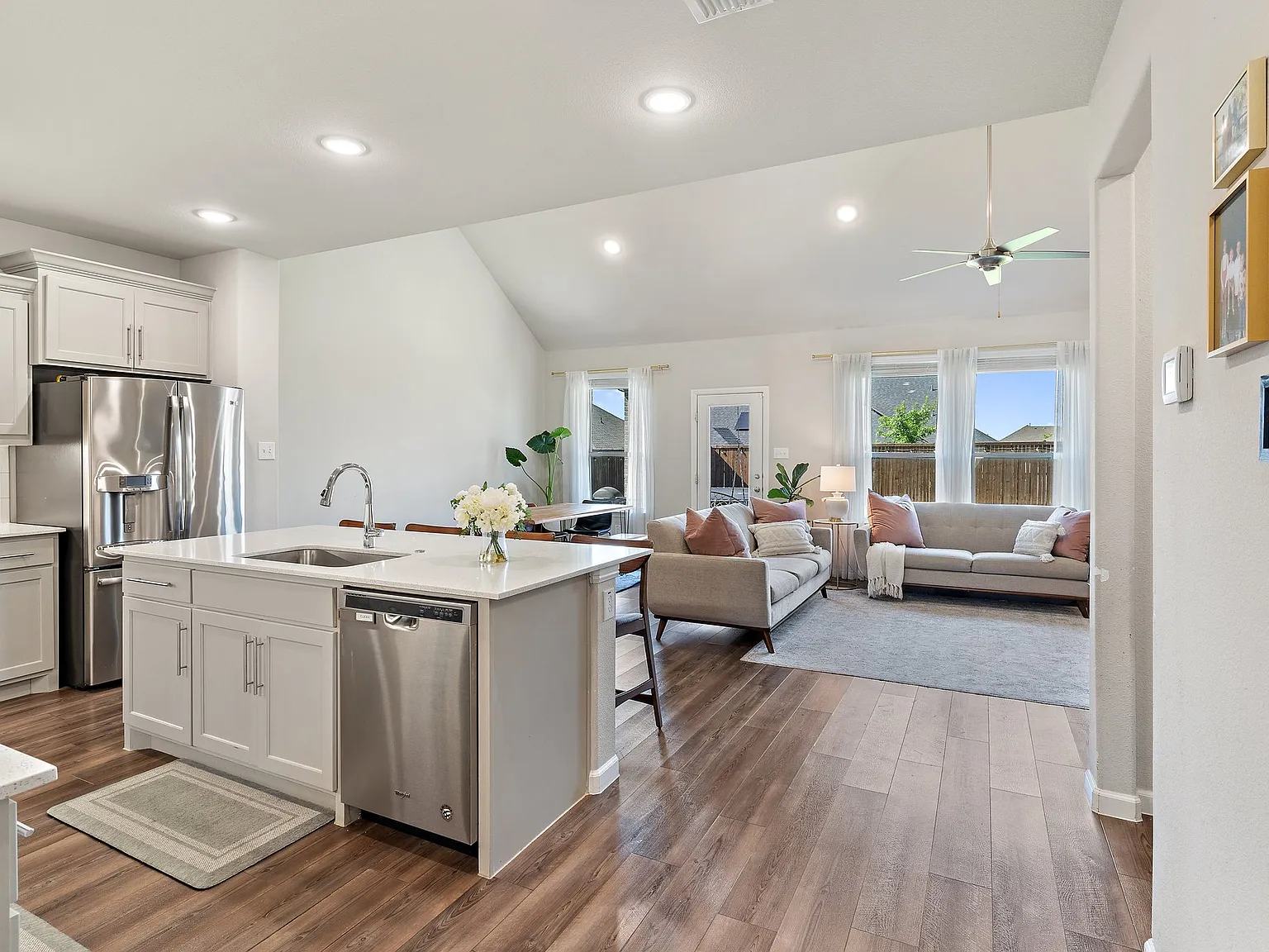 132 Chase Creek Dr — Photo 4