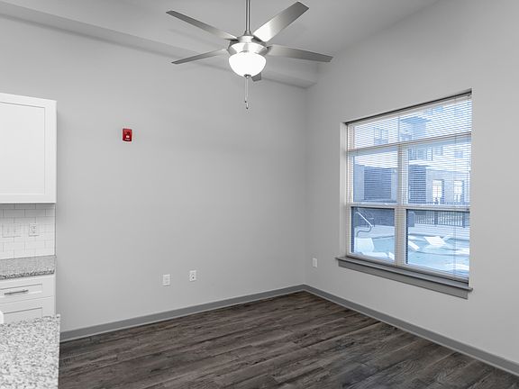 4th image of 782 Riverfront Pkwy Unit 123