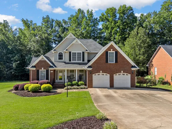 522 Chippendale Ln, Boiling Springs, SC 29316