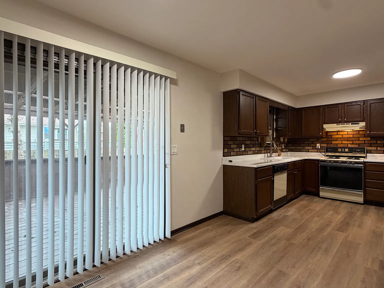 4 bed, 1176 sqft, $2,350 — Photo 4