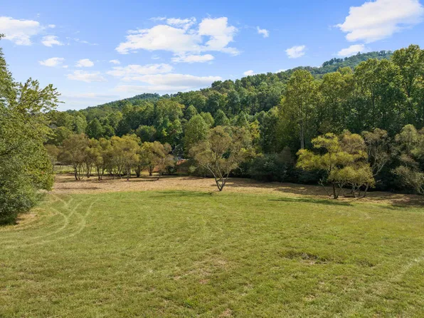 1 Premier Dr, Blue Ridge, GA 30513