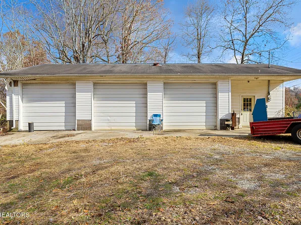 2131 Sockless Rd, Dandridge, TN 37725