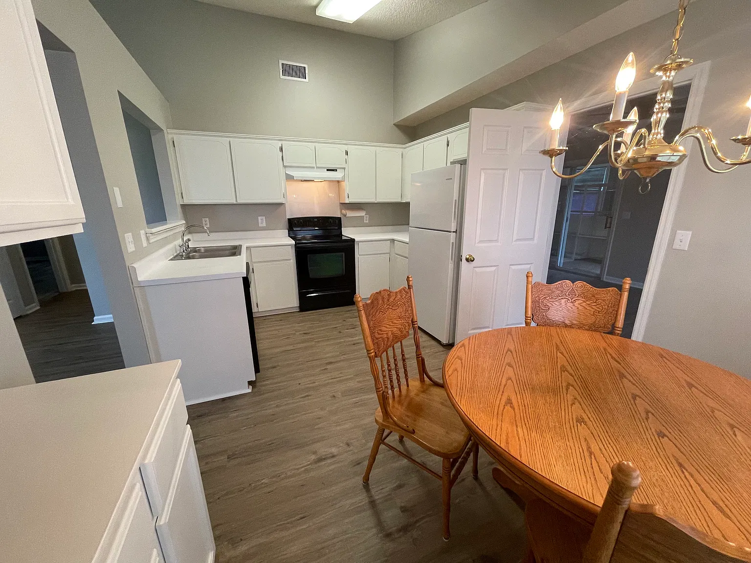 Title: Lakefront Living! Renovated 3-Bedroom, 2-Bath Home in Brunswick — Photo 3
