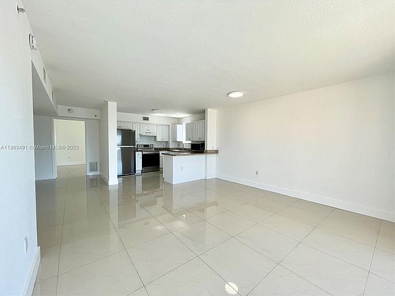 5th image of 2120 W Flagler St #5