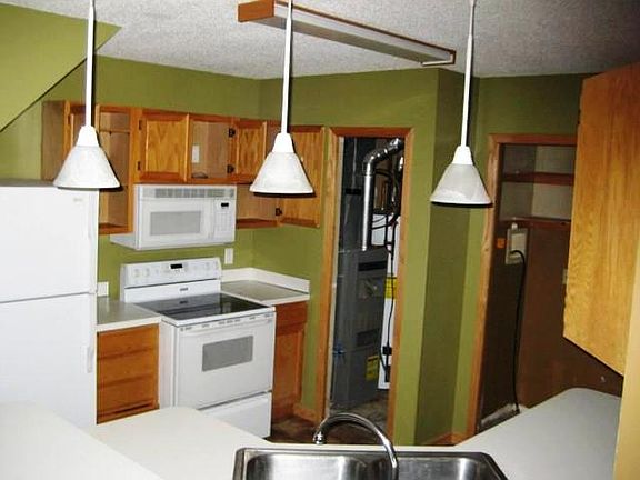 4th image of 9935 Russell Ave N APT 2
