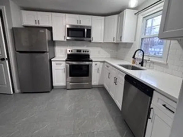 85 Cold Spring Cir, Naugatuck, CT 06770