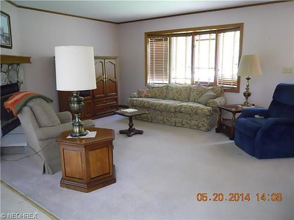 5th image of 790 Hollyview Dr