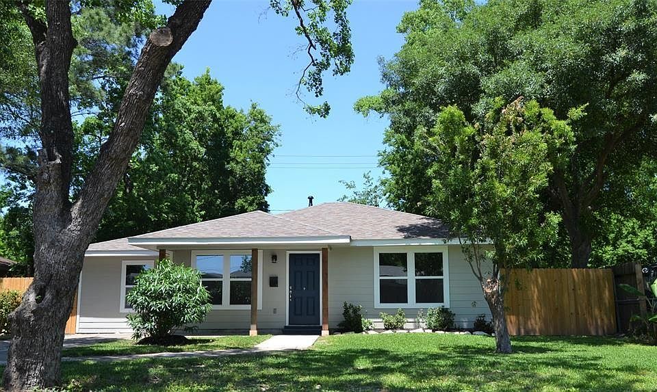 1st image of 2407 McNay Dr