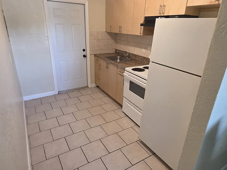 848 NW 10th St #844 — Photo 26