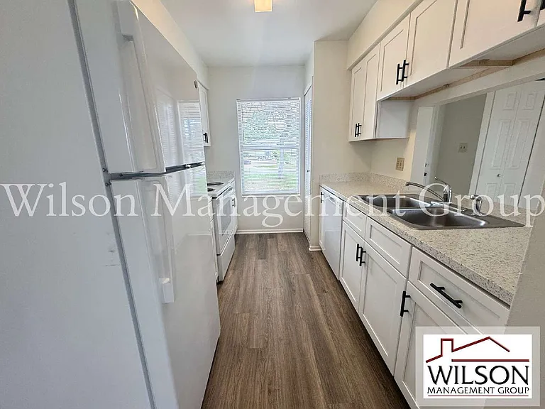 1013 Arizona Ct — Photo 5