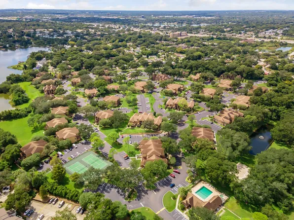 380 Lakepointe Dr Unit 204, Altamonte Springs, FL 32701