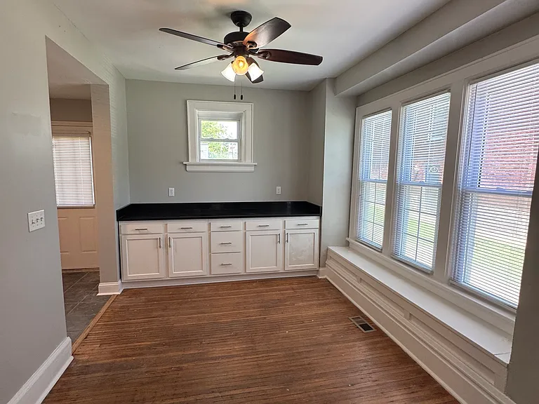 360 E Oakland Ave — Photo 7