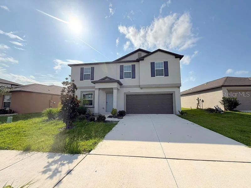 4 bed, 2.5 bath, 2584 sqft, $2,700 — Photo 2
