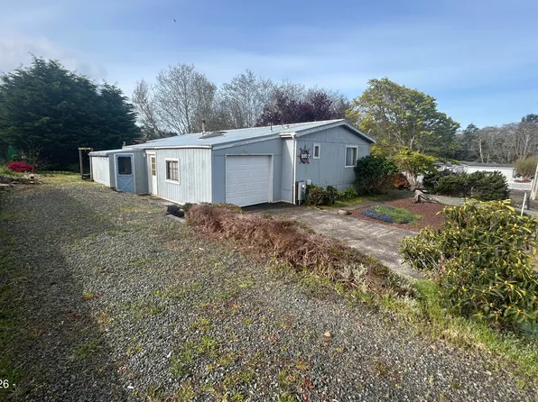 1057 NE 12th Ave, Rockaway Beach, OR 97136