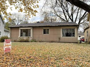311 S Brown Ave, Graettinger, IA 51342