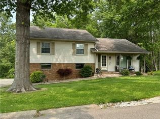 646 Ridgewood Dr, Coshocton, OH 43812