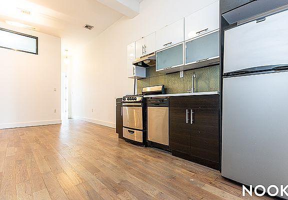 3rd image of 186 Stockholm St APT 1R