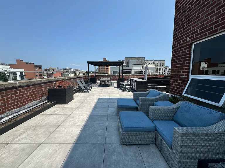 2737 27th St #4G — Photo 7