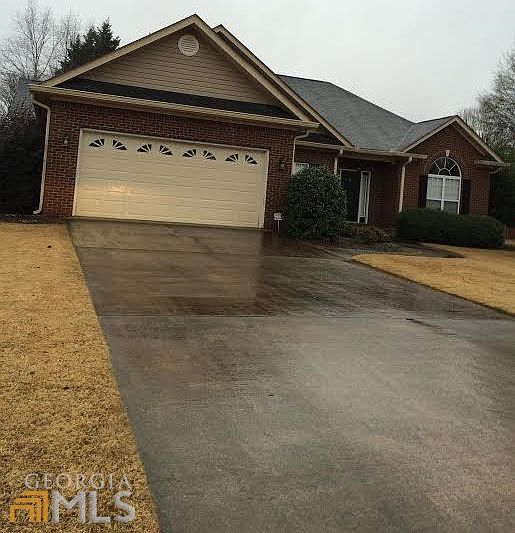 1st image of 305 Old Mill Dr