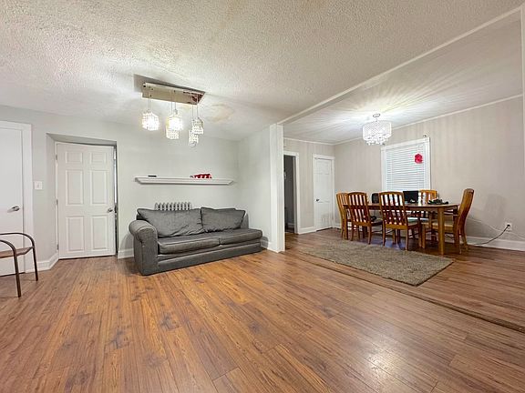 4th image of 447 Hanover Street