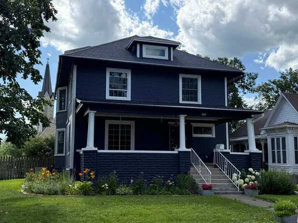 1301 4th St, Perry, IA 50220