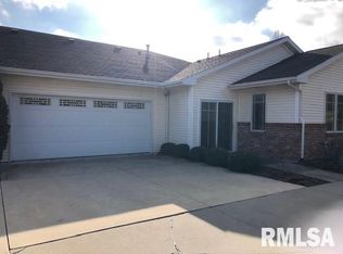 800 Longleaf Ct, Springfield, IL 62711