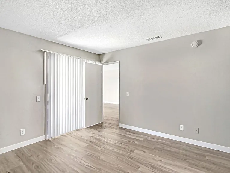 Palm Riverside — Photo 5