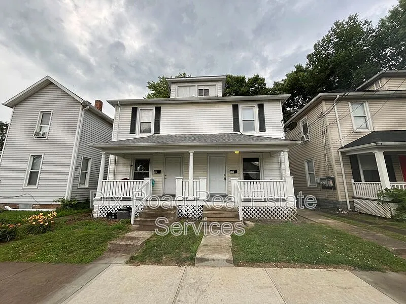 309 Moore St photo 1