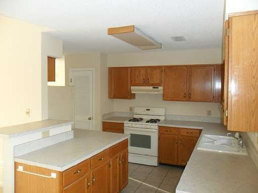 4th image of 3055 Clipper Ct