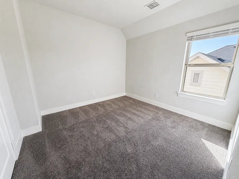 3104 Eddington Dr — Photo 16