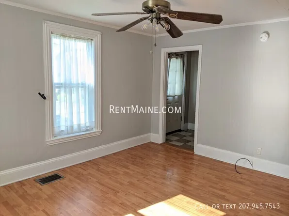 92 Fling St, Brewer, ME 04412