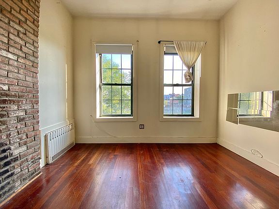 4th image of 1011 Pacific St #3B