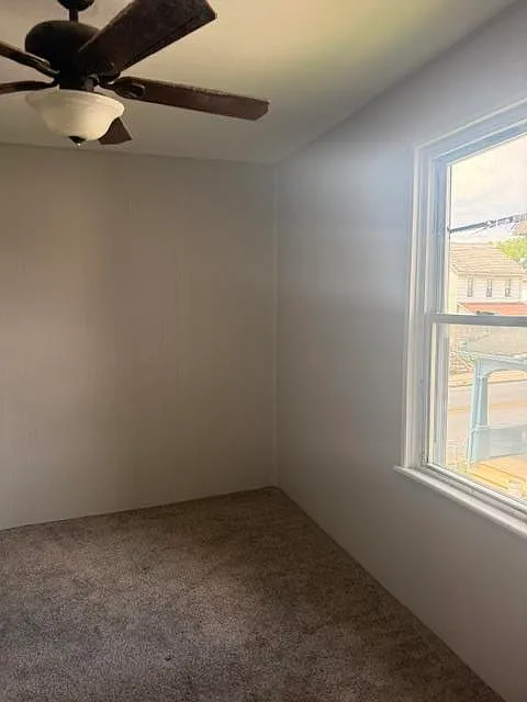 2 bed, 1.0 bath, 900 sqft, $1,300 — Photo 4