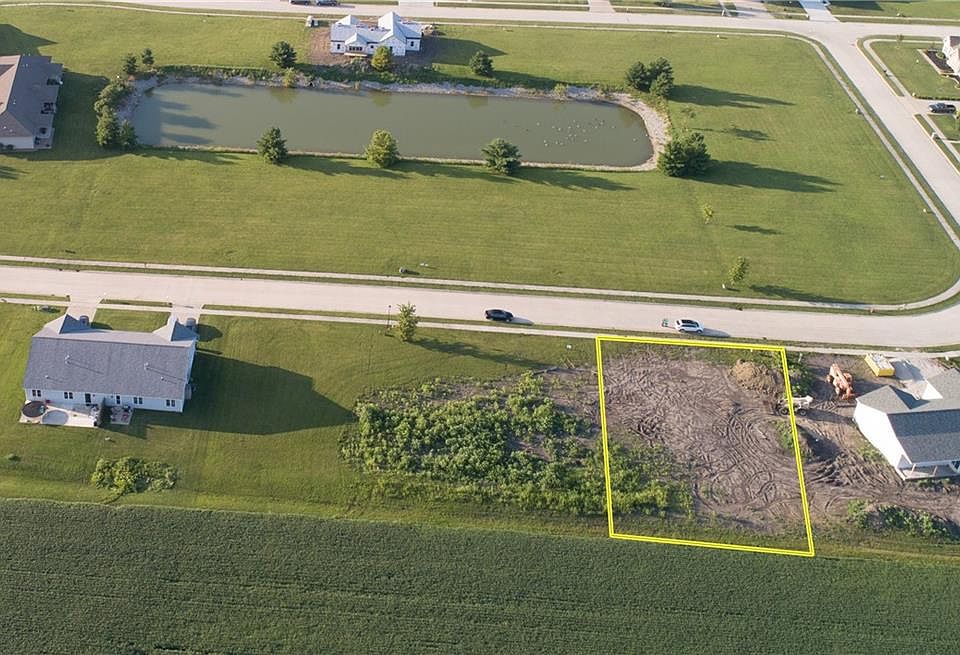 1st image of 425 N County Road 800e