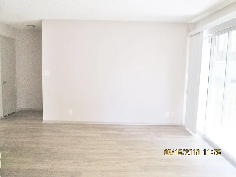 Lido Apartments - 3671 Midvale Ave — Photo 11