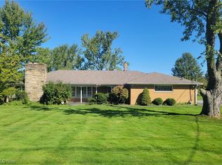 30071 Cedar Rd, Mayfield Heights, OH 44124
