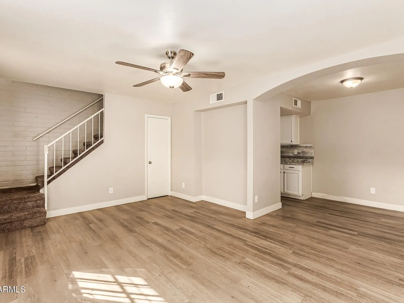 3 bed, 1.0 bath, 1008 sqft, $1,575 — Photo 2
