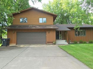 312 W Larch St, Abbotsford, WI 54405