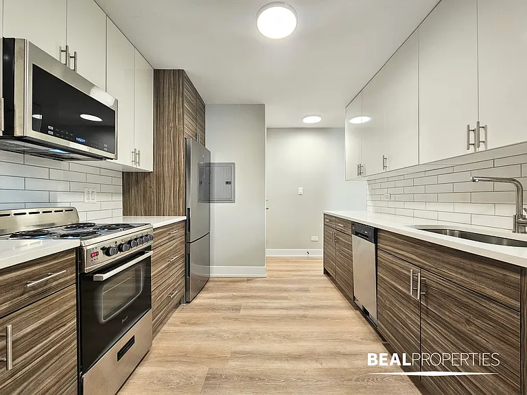 452 W Oakdale — Photo 67