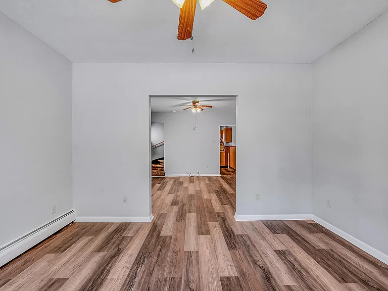 990 Scott St — Photo 6