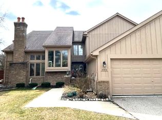 37876 N Laurel Park Dr #86, Livonia, MI