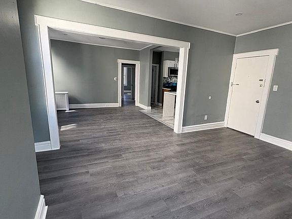 3rd image of 556 S Clinton St Floor 2