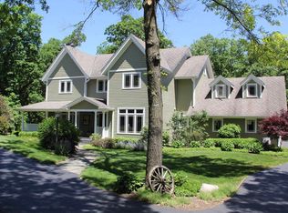 1304 Chatham Ln, Woodstock, IL 60098