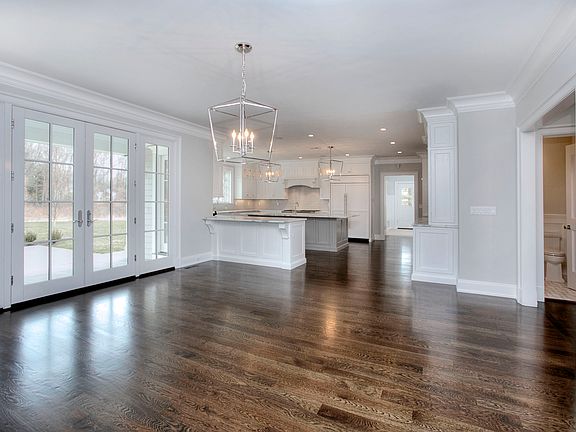 3rd image of 56 Winfield Ln