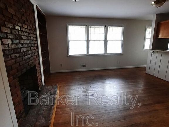 3rd image of 2302 Lora Ln