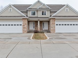 1180 Winchester Ln, North Liberty, IA 52317