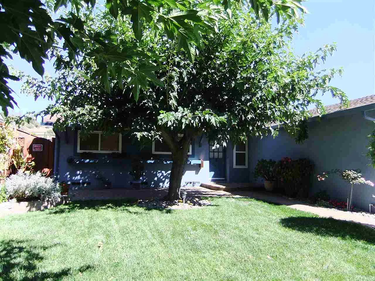 1558 Harvest Dr photo 1