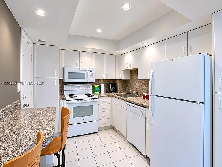 5005 Collins Ave #616 — Photo 11